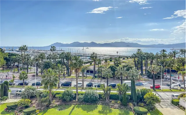 3-bedroom apartment in Cannes, France