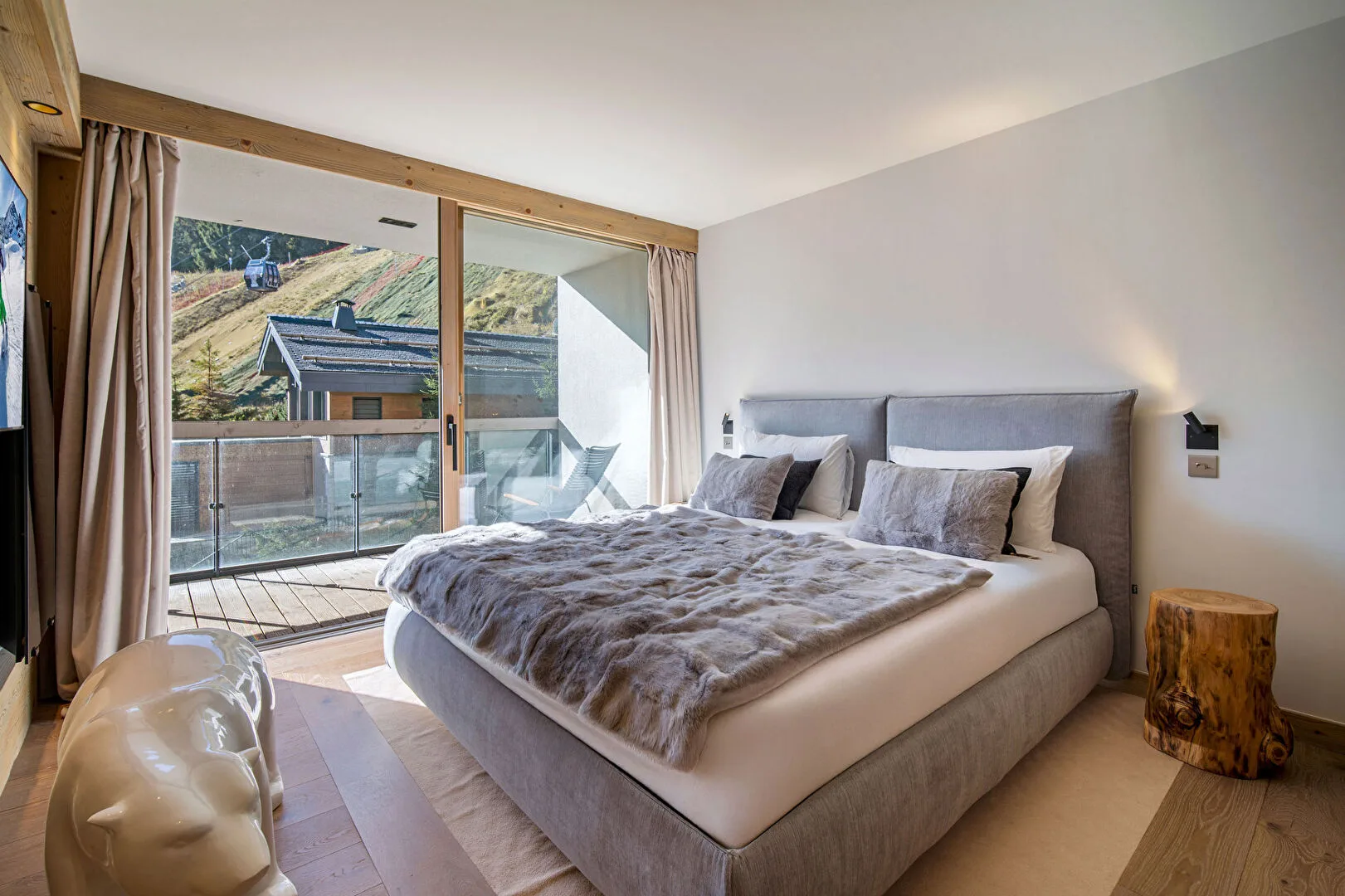 COURCHEVEL, DE FRANSKE ALPER - LEKKER LEILIGHET MED TERRASSE SENTRALT COURCHEVEL VILLAGE – bilde 4