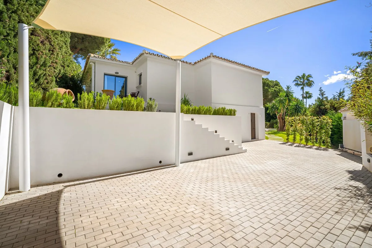 Costa del Sol - Nueva Andalucia - Moderne golfvilla i La Brisas med privat basseng – bilde 12