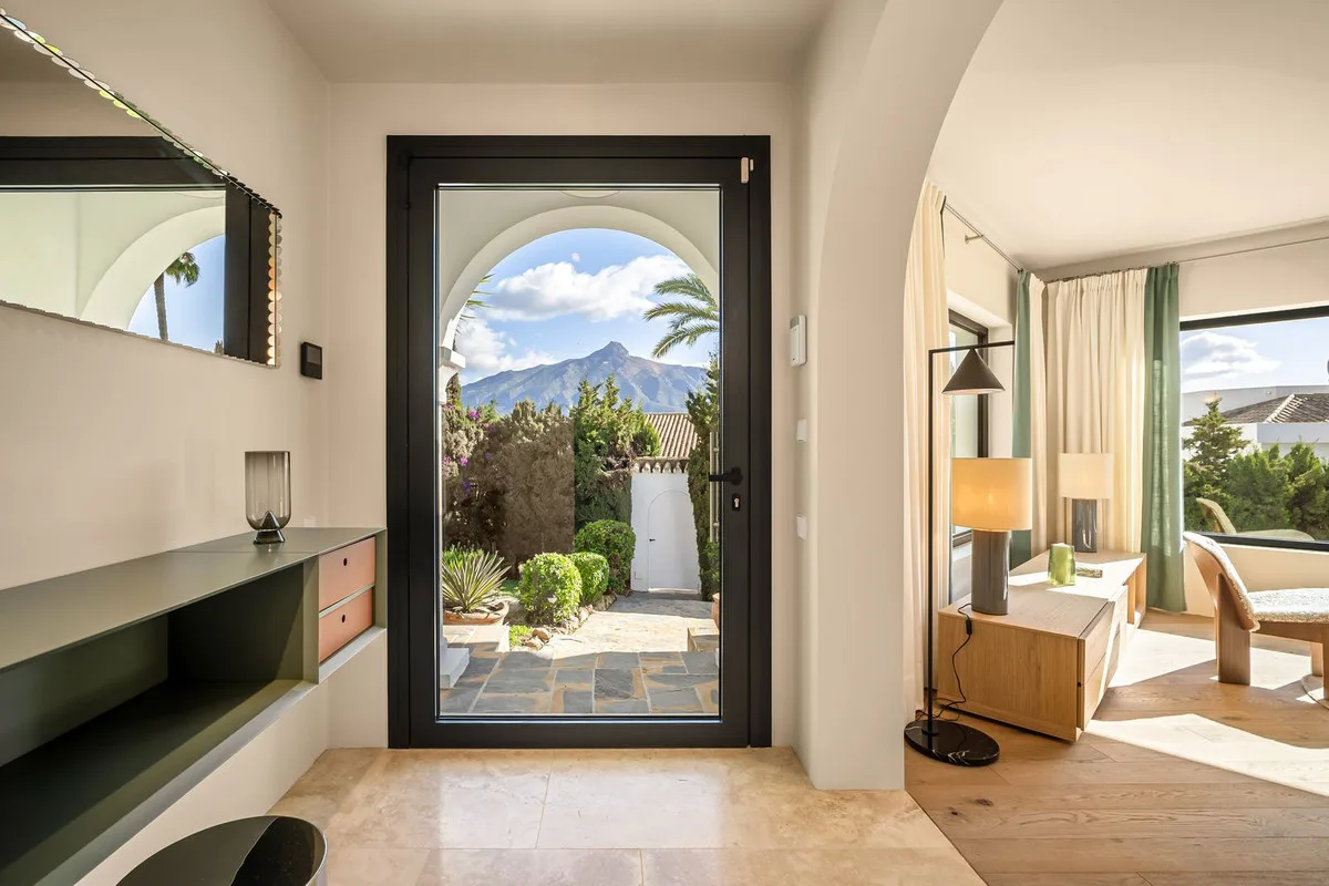 Costa del Sol - Nueva Andalucia - Moderne golfvilla i La Brisas med privat basseng – bilde 14
