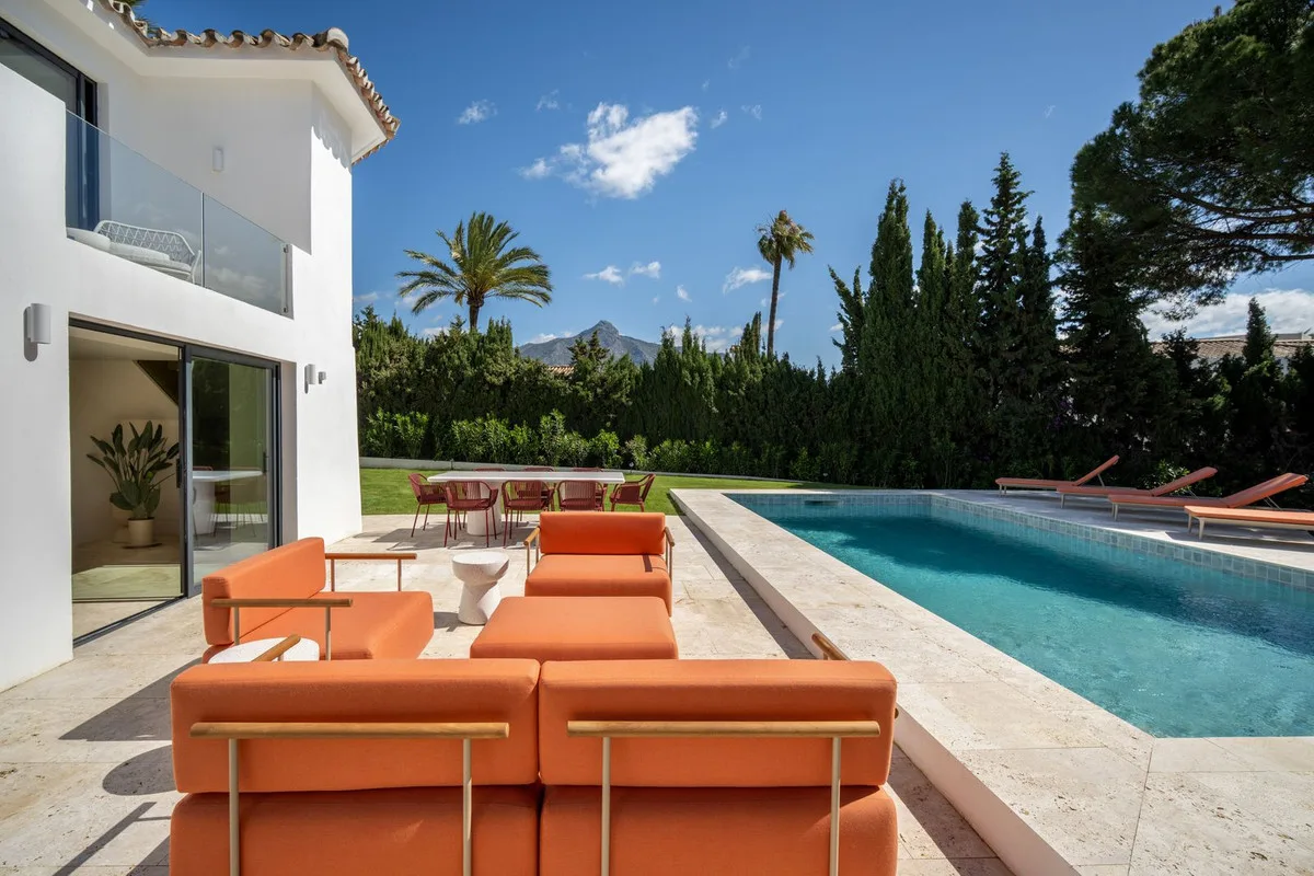 Costa del Sol - Nueva Andalucia - Moderne golfvilla i La Brisas med privat basseng – bilde 15