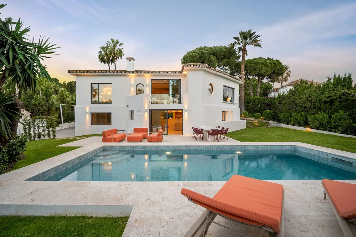 Costa del Sol - Nueva Andalucia - Moderne golfvilla i La Brisas med privat basseng – bilde 31