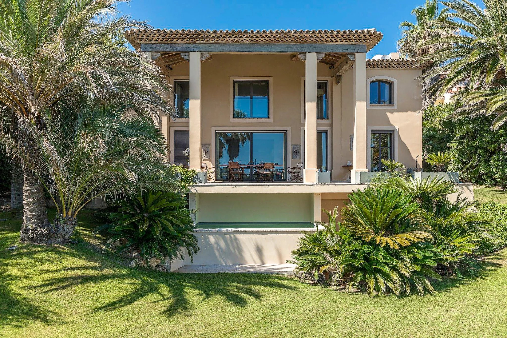 St. Raphael - Fantastisk villa med sjøfront – bilde 3