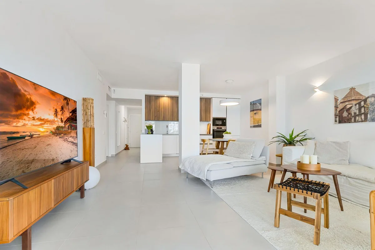 Benalmadena Costa - Moderne leilighet med privat hage, terrasse og gangavstand til stranden – bilde 10