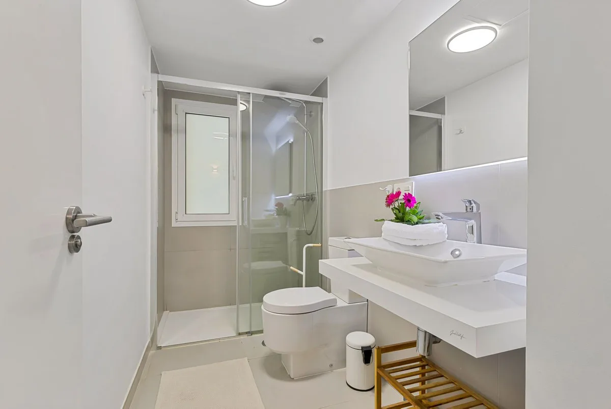 Benalmadena Costa - Moderne leilighet med privat hage, terrasse og gangavstand til stranden – bilde 24