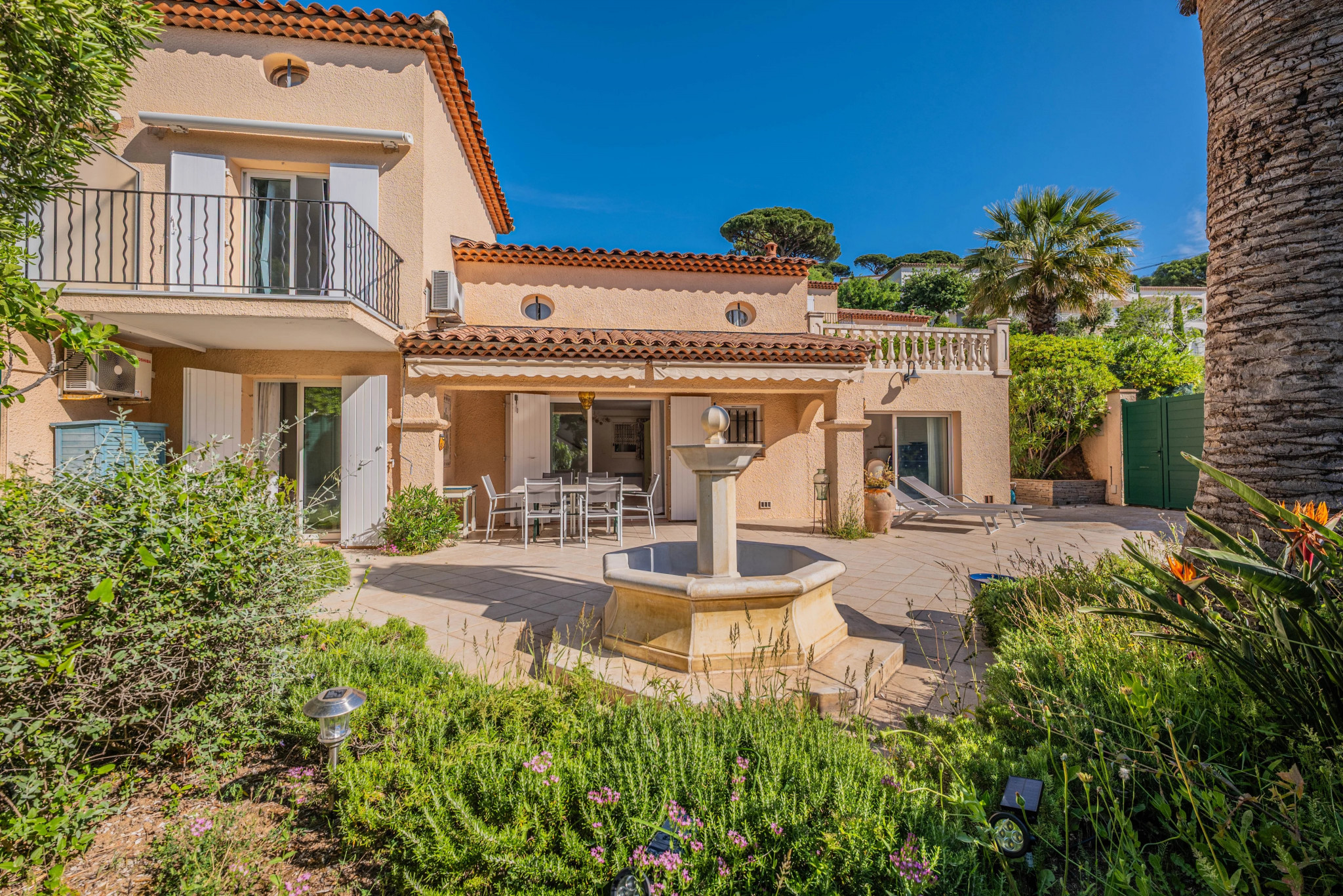 Sainte Maxime - Sjarmerende provencalsk halvpart av tomannsbolig med tre soverom - Sentral beliggenhet nær sentrum og strand – bilde 1