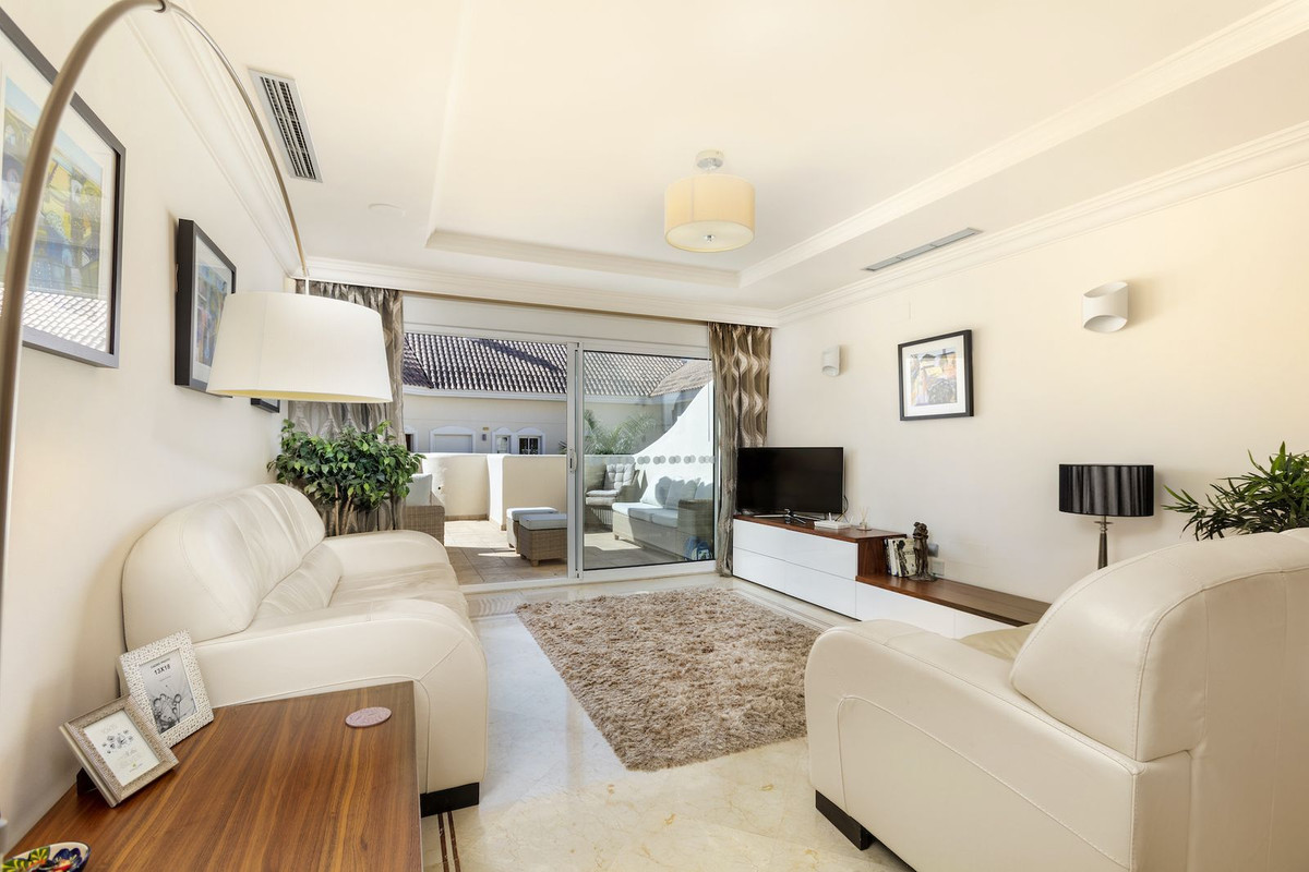 Nueva Andalucía - Sørvendt 2-soveroms leilighet med stor terrasse med utleiemuligheter – bilde 2