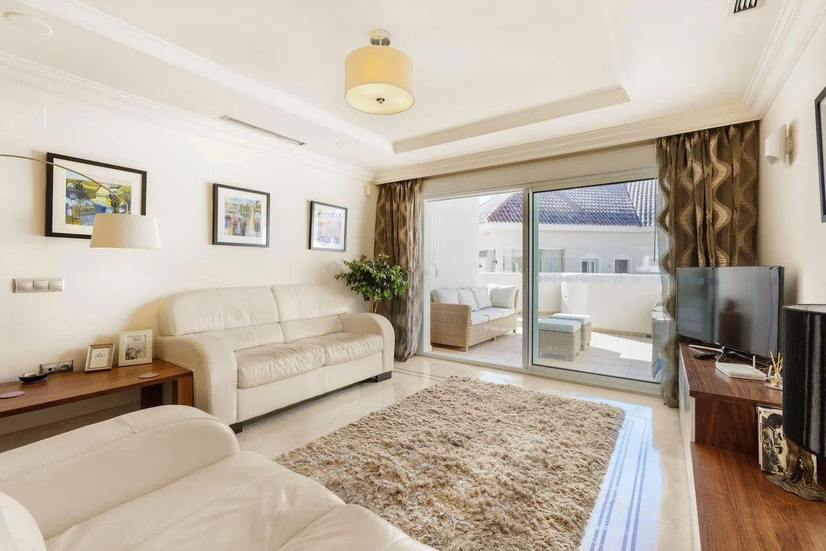 Nueva Andalucía - Sørvendt 2-soveroms leilighet med stor terrasse med utleiemuligheter – bilde 4