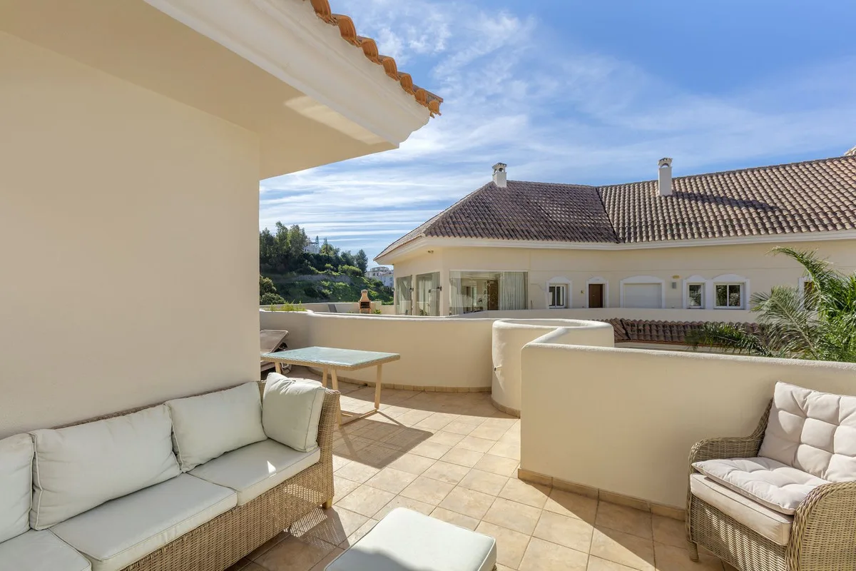 Nueva Andalucía - Sørvendt 2-soveroms leilighet med stor terrasse med utleiemuligheter – bilde 9