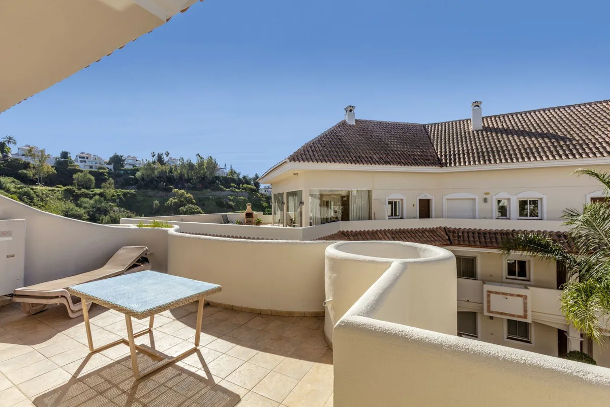 Nueva Andalucía - Sørvendt 2-soveroms leilighet med stor terrasse med utleiemuligheter – bilde 11