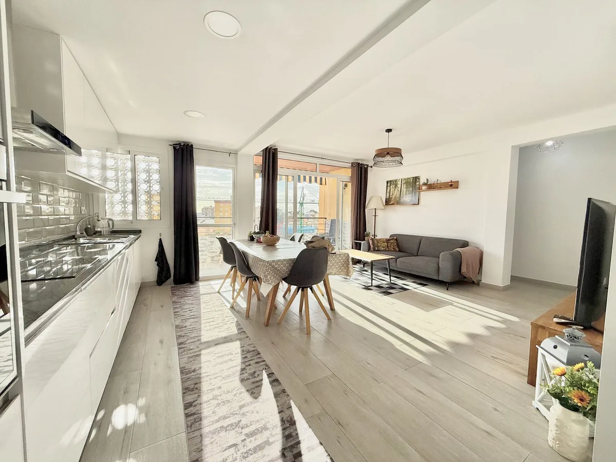 Fuengirola – Totalrenovert penthouse med 3 soverom, havglimt og kort vei til stranden – bilde 4
