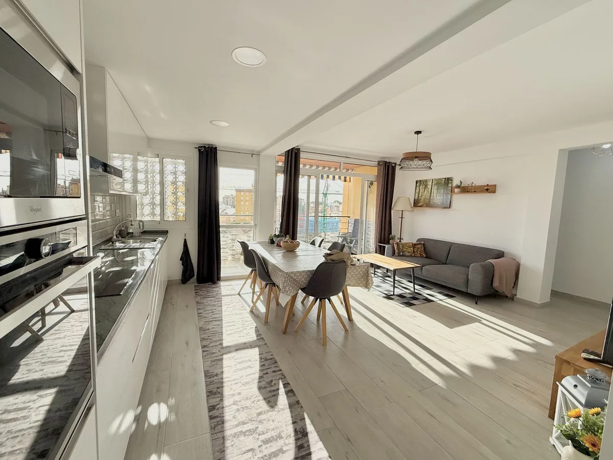 Fuengirola – Totalrenovert penthouse med 3 soverom, havglimt og kort vei til stranden – bilde 8