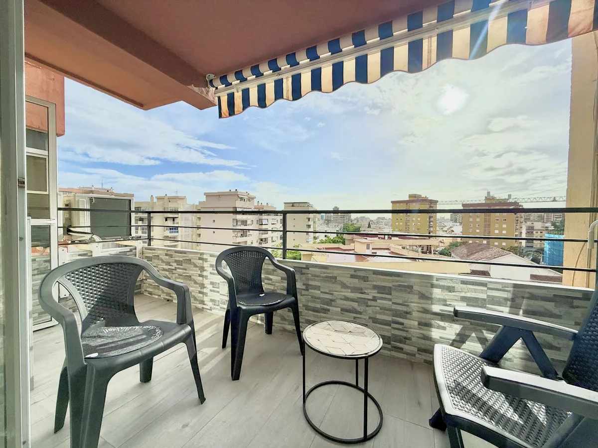 Fuengirola – Totalrenovert penthouse med 3 soverom, havglimt og kort vei til stranden – bilde 9