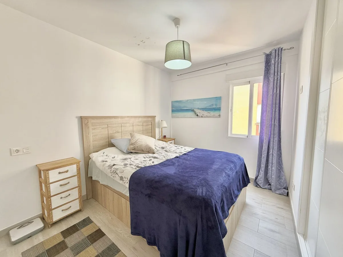Fuengirola – Totalrenovert penthouse med 3 soverom, havglimt og kort vei til stranden – bilde 14
