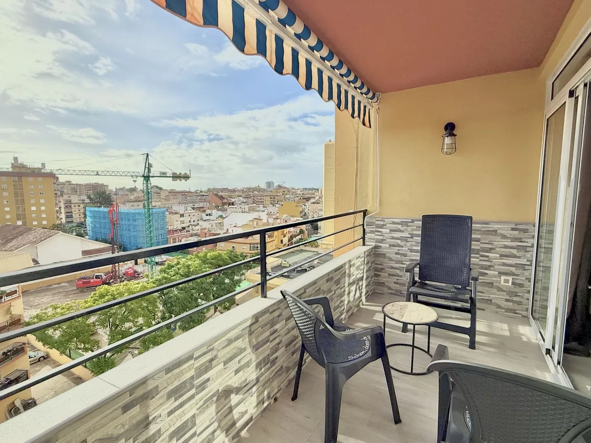 Fuengirola – Totalrenovert penthouse med 3 soverom, havglimt og kort vei til stranden – bilde 18