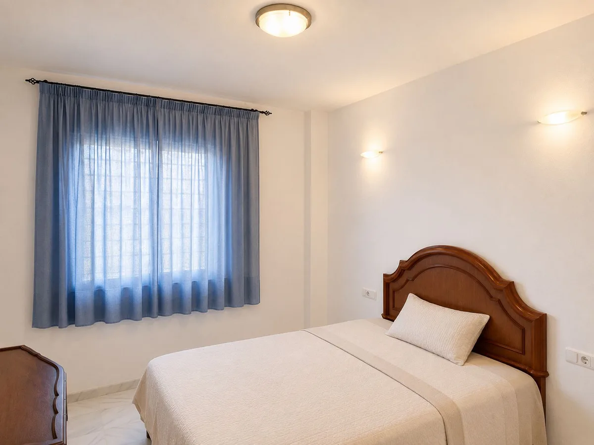 Málaga – Lys 2-roms i rolig område med privat parkering og bod – bilde 7