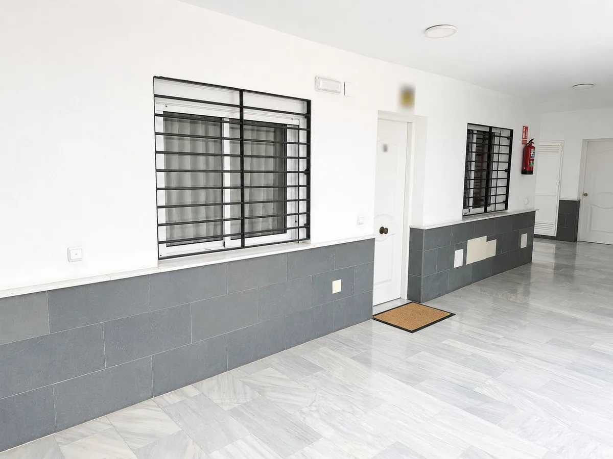 Málaga – Lys 2-roms i rolig område med privat parkering og bod – bilde 11