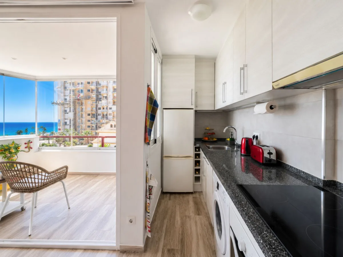 Fuengirola – Leilighet på Paseo Marítimo med havutsikt og glassinnbygd terrasse – bilde 5