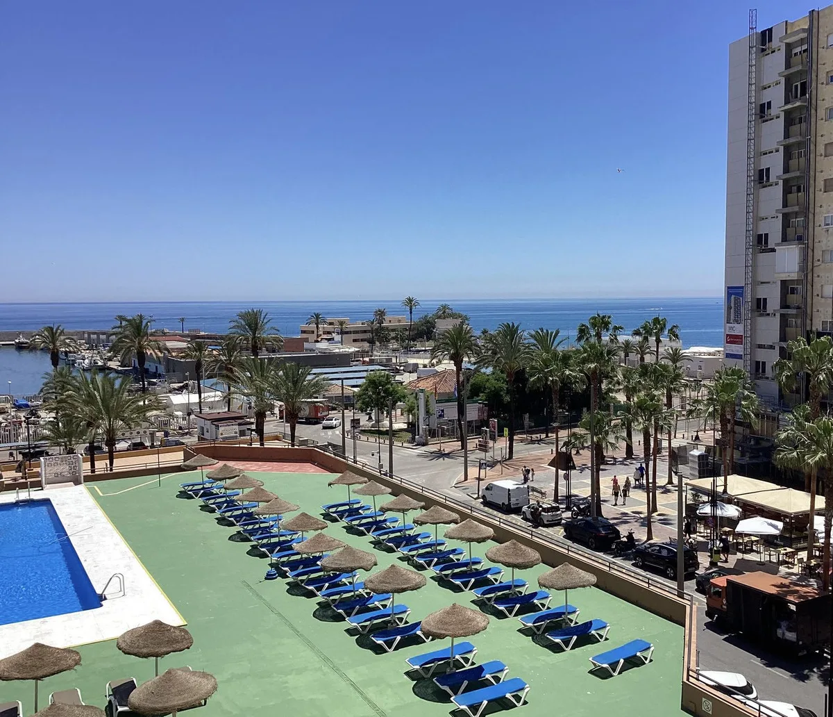 Fuengirola – Leilighet på Paseo Marítimo med havutsikt og glassinnbygd terrasse – bilde 9