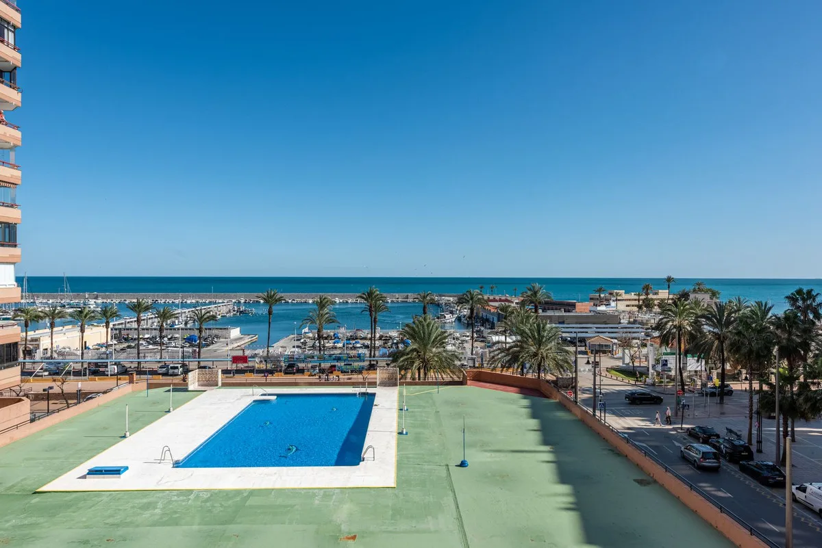 Fuengirola – Leilighet på Paseo Marítimo med havutsikt og glassinnbygd terrasse – bilde 10