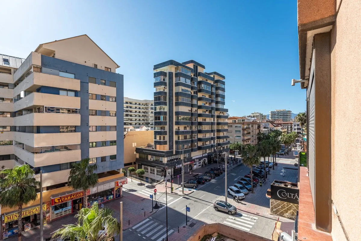 Fuengirola – Leilighet på Paseo Marítimo med havutsikt og glassinnbygd terrasse – bilde 11