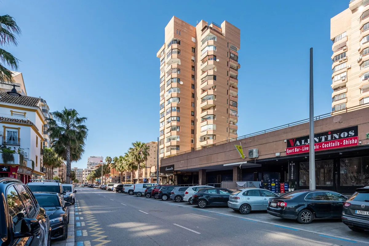 Fuengirola – Leilighet på Paseo Marítimo med havutsikt og glassinnbygd terrasse – bilde 12