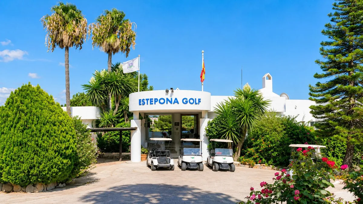 Estepona Golf – Lys 2-roms leilighet med terrasse og fjellutsikt – bilde 16