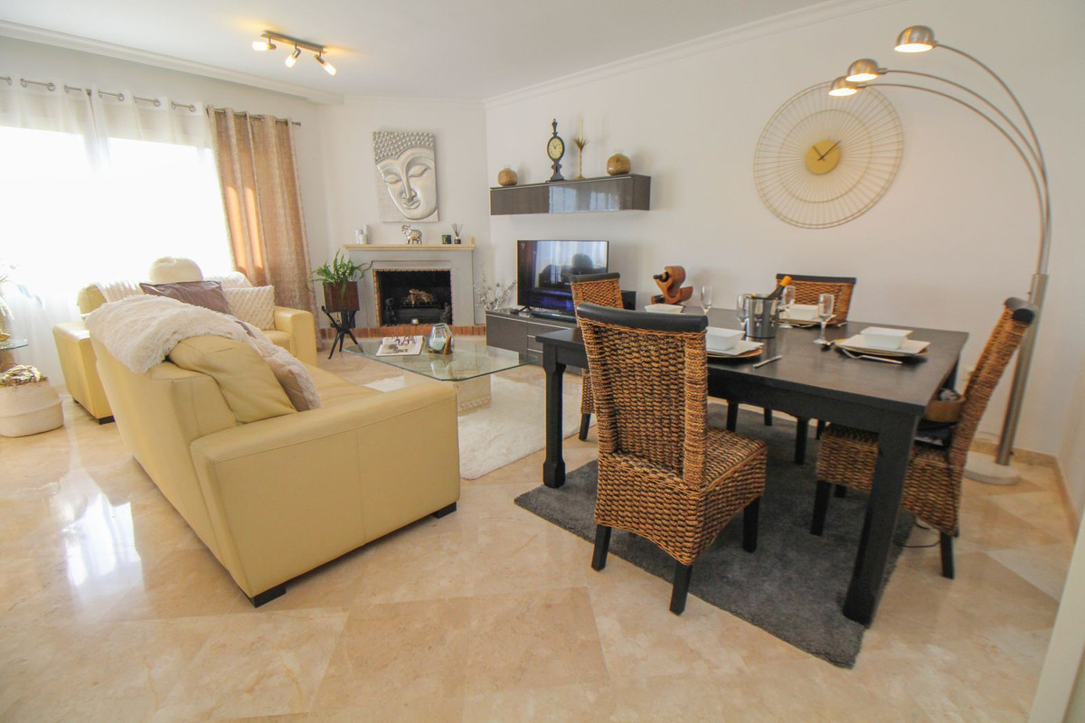 Elviria – Romslig leilighet i La Mairena med privat hage og fellesbasseng – bilde 3