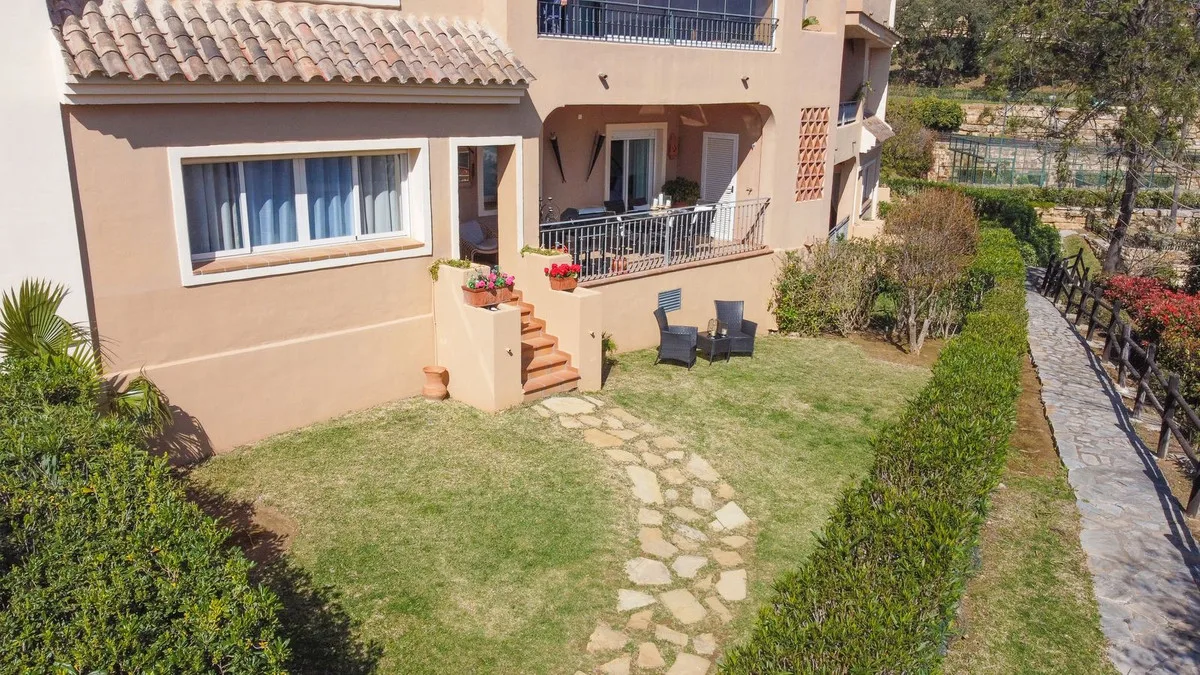 Elviria – Romslig leilighet i La Mairena med privat hage og fellesbasseng – bilde 6