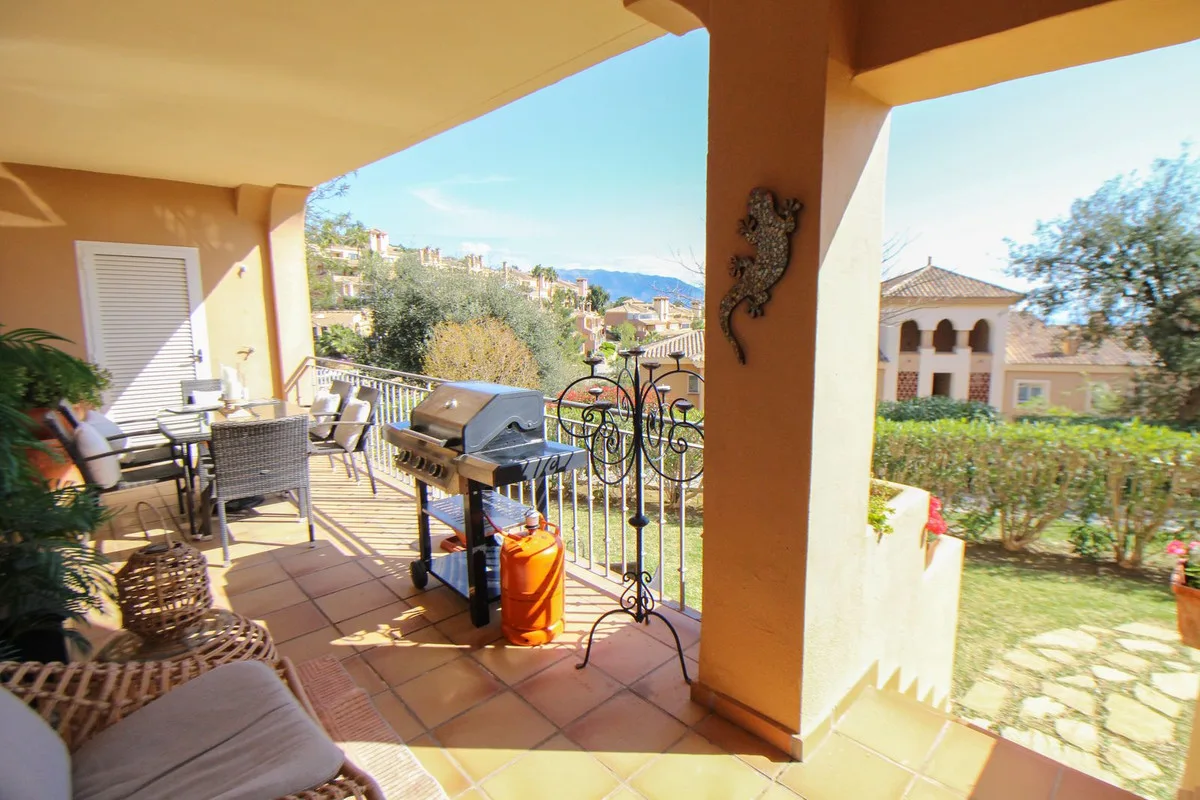 Elviria – Romslig leilighet i La Mairena med privat hage og fellesbasseng – bilde 9