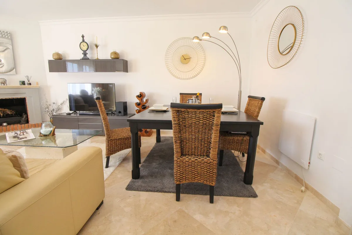 Elviria – Romslig leilighet i La Mairena med privat hage og fellesbasseng – bilde 10