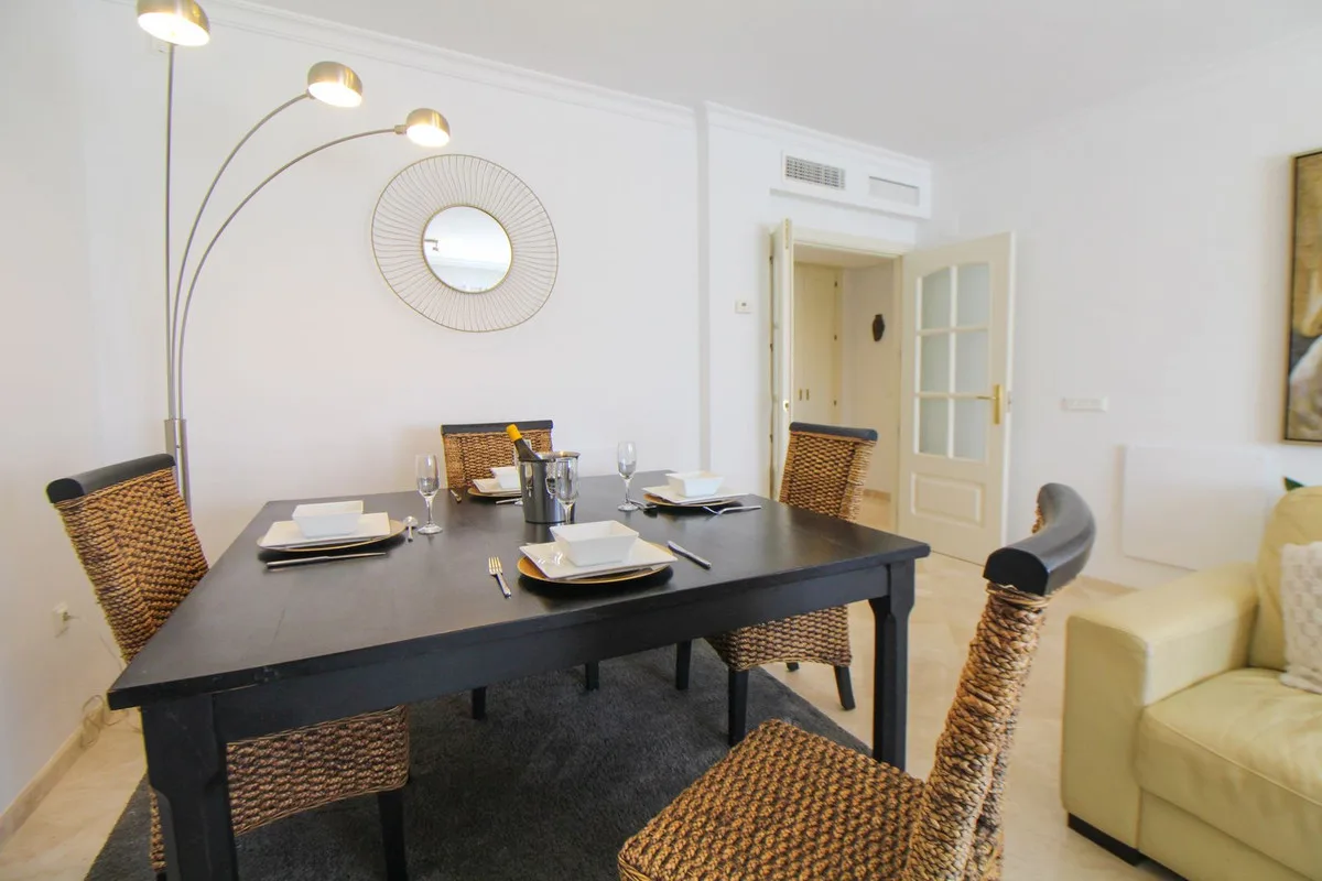 Elviria – Romslig leilighet i La Mairena med privat hage og fellesbasseng – bilde 11