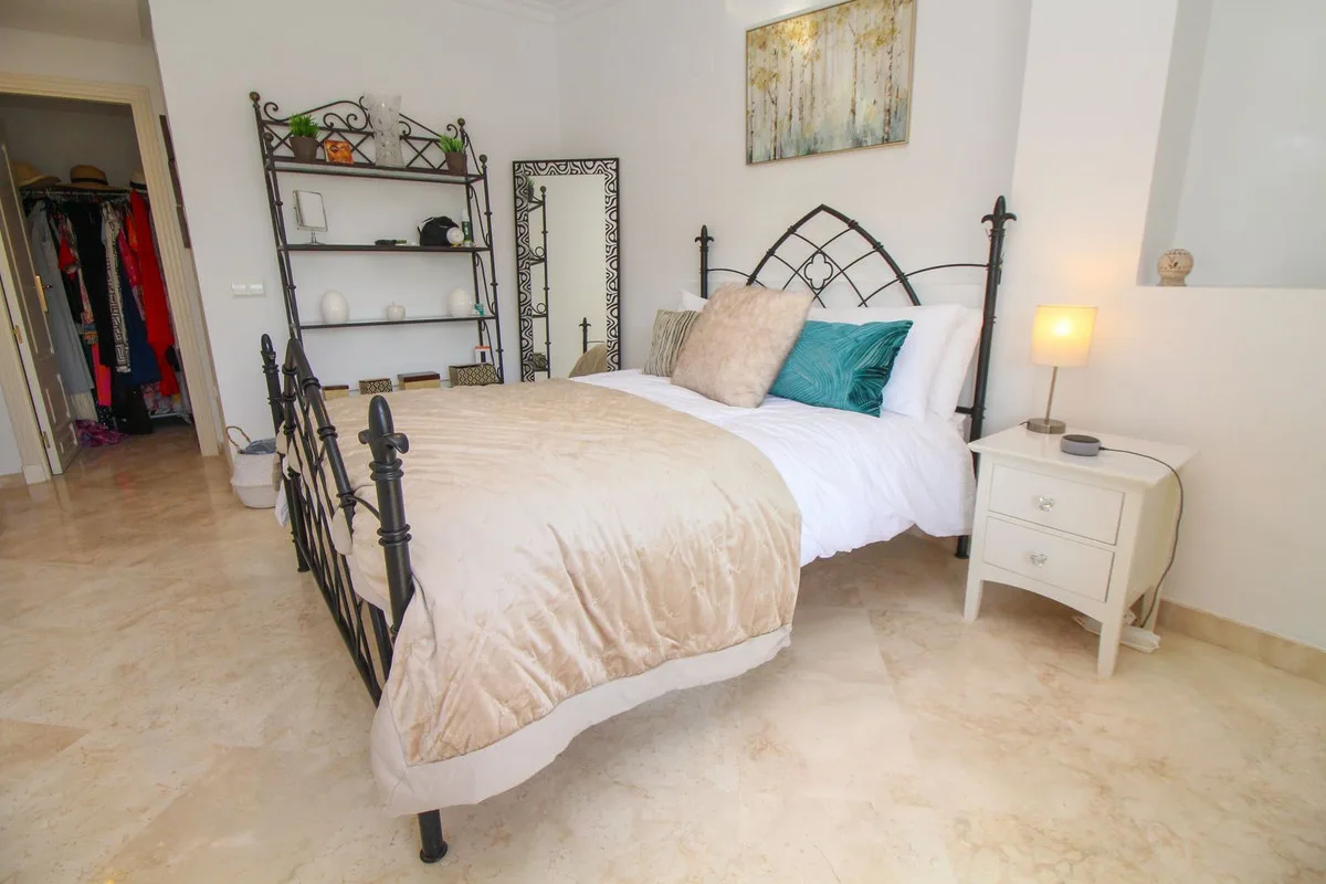 Elviria – Romslig leilighet i La Mairena med privat hage og fellesbasseng – bilde 17