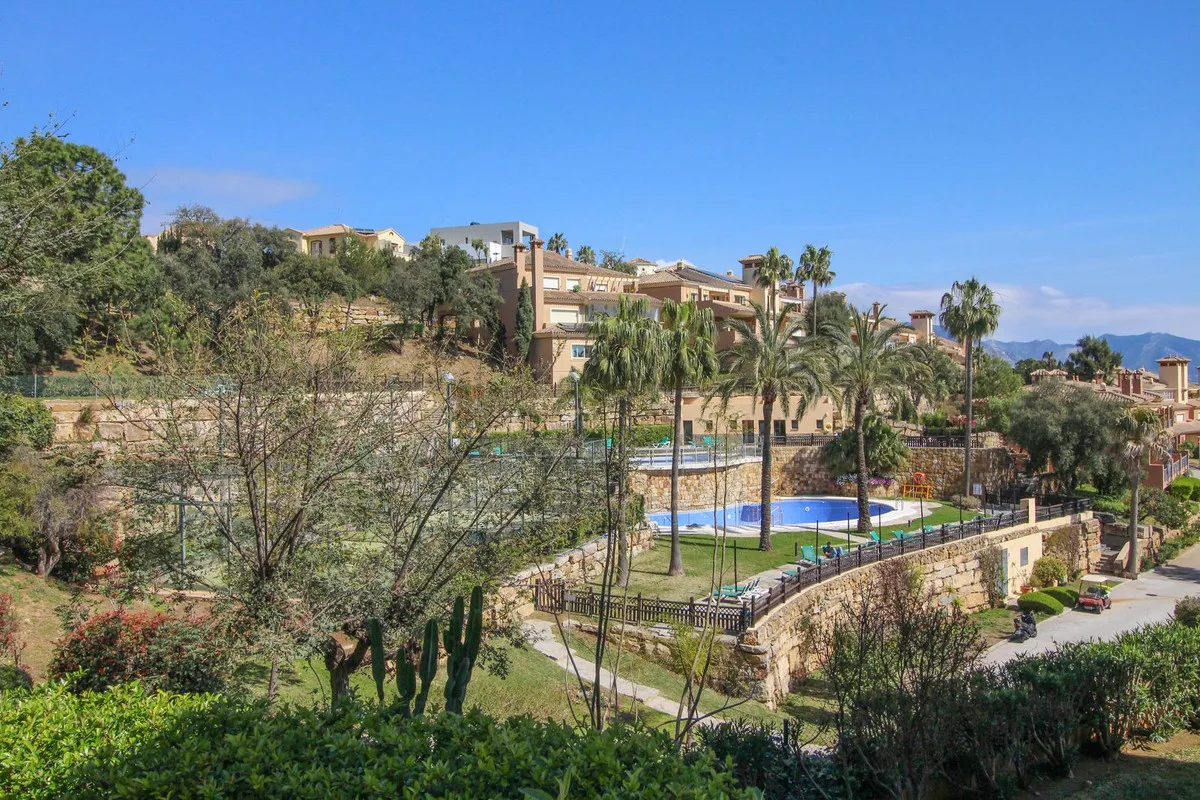 Elviria – Romslig leilighet i La Mairena med privat hage og fellesbasseng – bilde 26