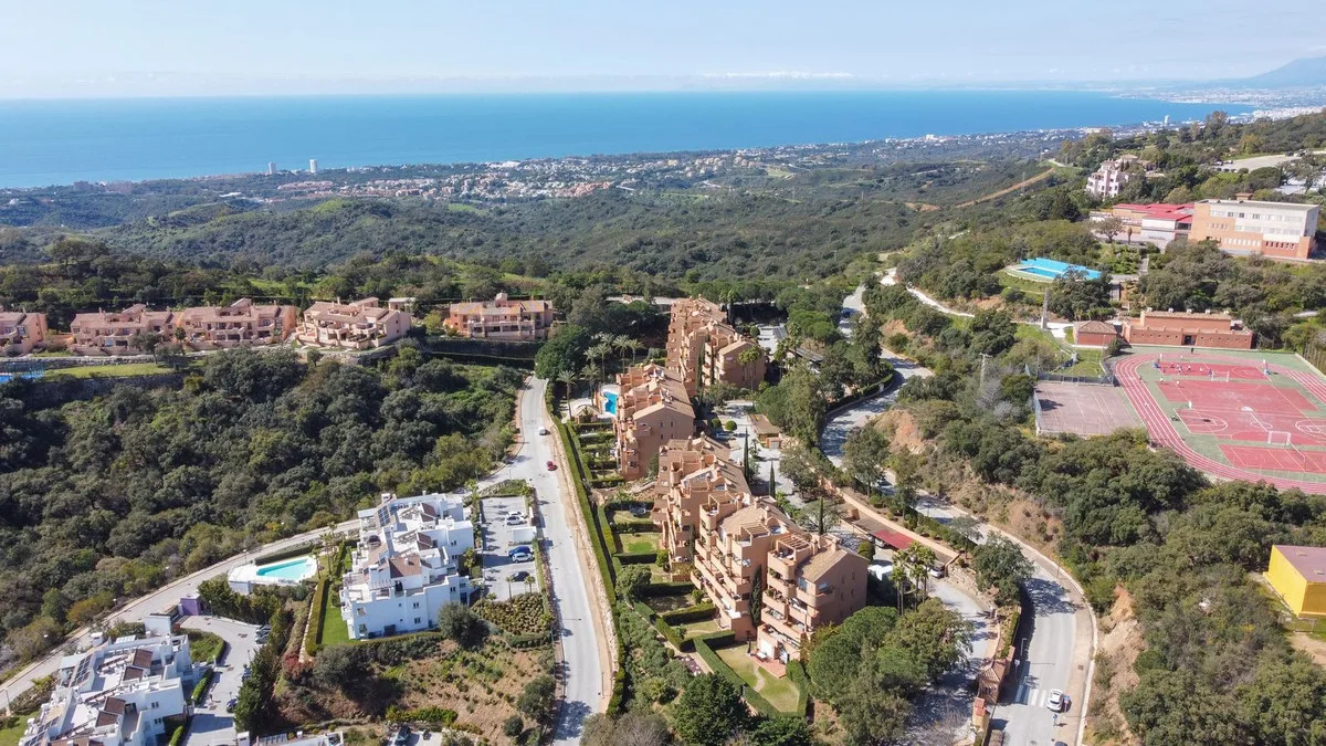 Elviria – Romslig leilighet i La Mairena med privat hage og fellesbasseng – bilde 27