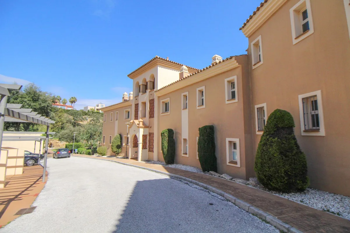 Elviria – Romslig leilighet i La Mairena med privat hage og fellesbasseng – bilde 28
