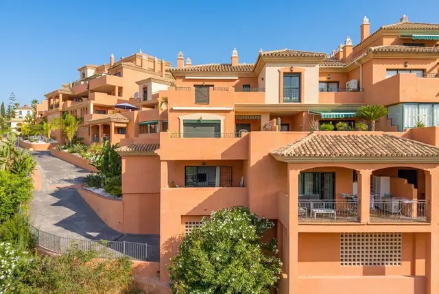 3-bedroom apartment in Elviria, Spain