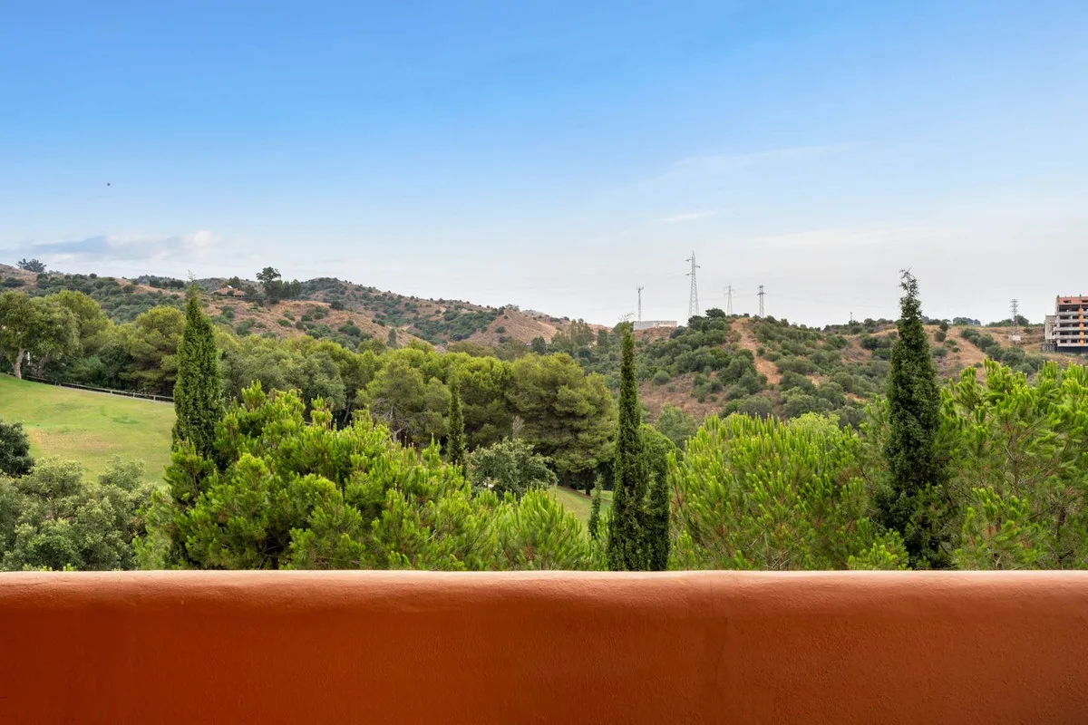 Santa María Golf, Elviria – Golfleilighet med fairway-utsikt i hyggelig boligområdet – bilde 6