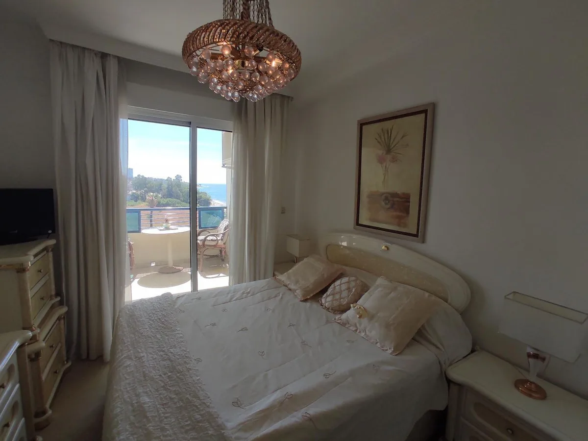 Marbella – Strandleilighet med sjøutsikt nær fiskerihavnen – bilde 7