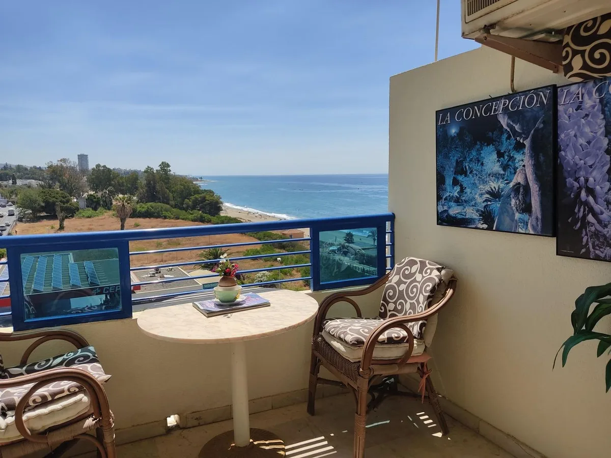 Marbella – Strandleilighet med sjøutsikt nær fiskerihavnen – bilde 8