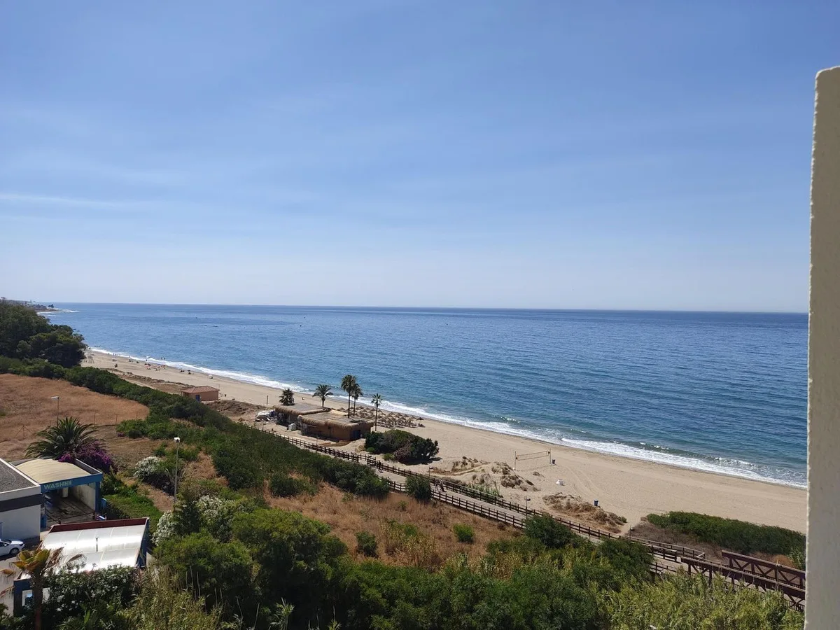 Marbella – Strandleilighet med sjøutsikt nær fiskerihavnen – bilde 10