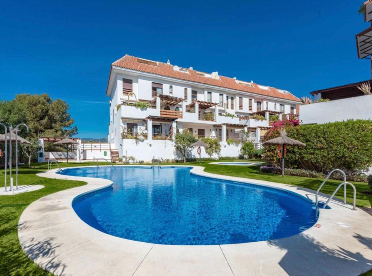 Golden Mile, Marbella – Renovert leilighet med 30 m² terrasse og sjøutsikt – bilde 3