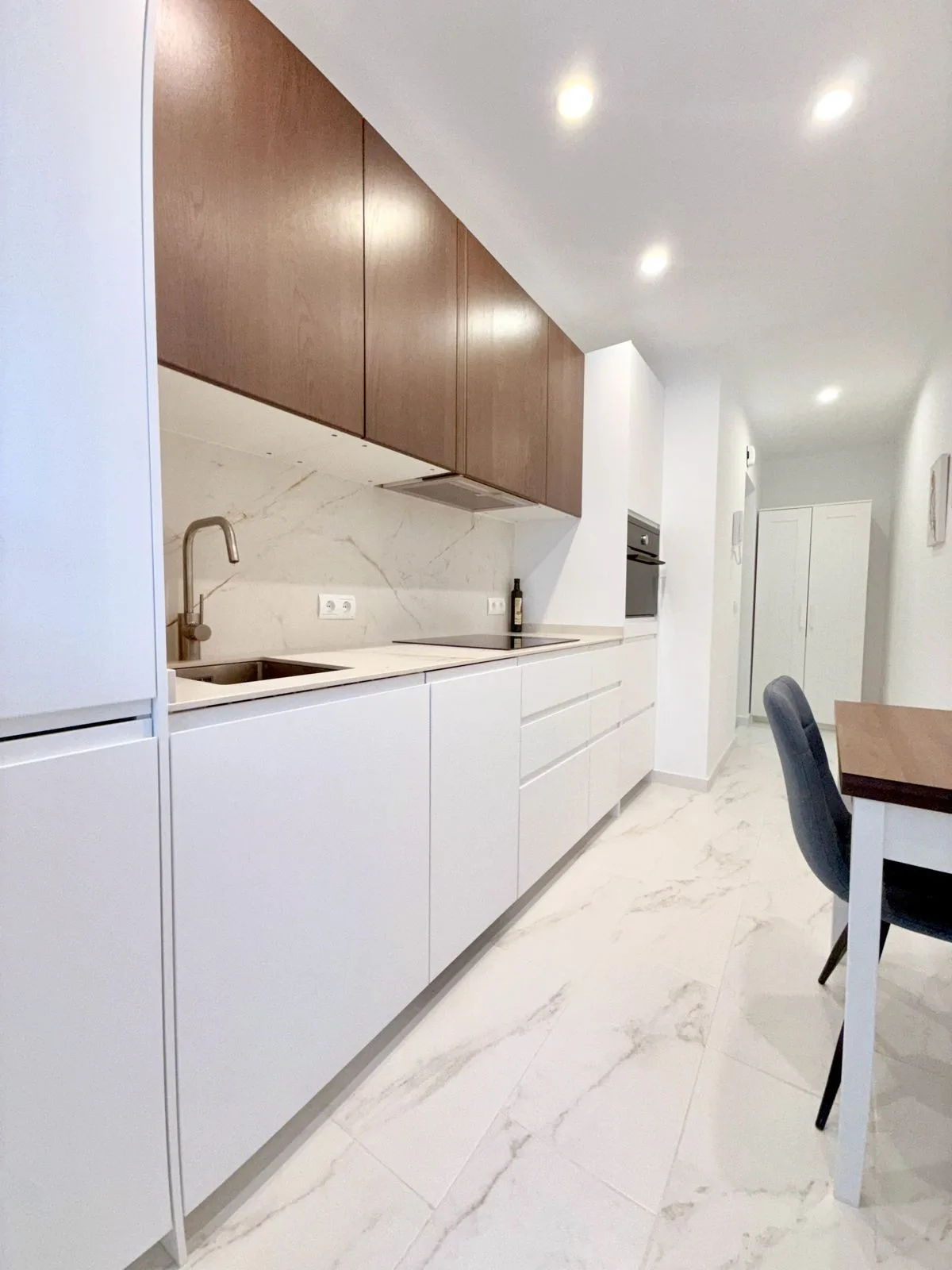 Golden Mile, Marbella – Renovert leilighet med 30 m² terrasse og sjøutsikt – bilde 7