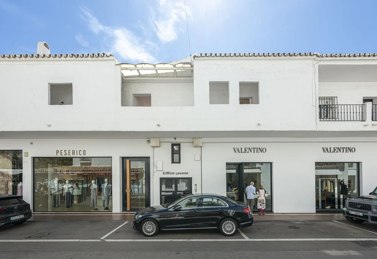 Puerto Banús – Frontlinje til stranden og turistlisens – bilde 28