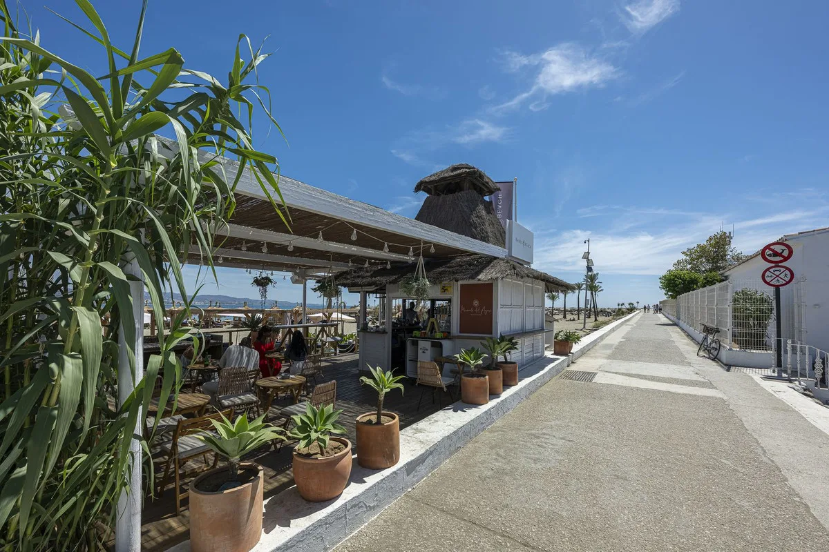 Puerto Banús – Frontlinje til stranden og turistlisens – bilde 35