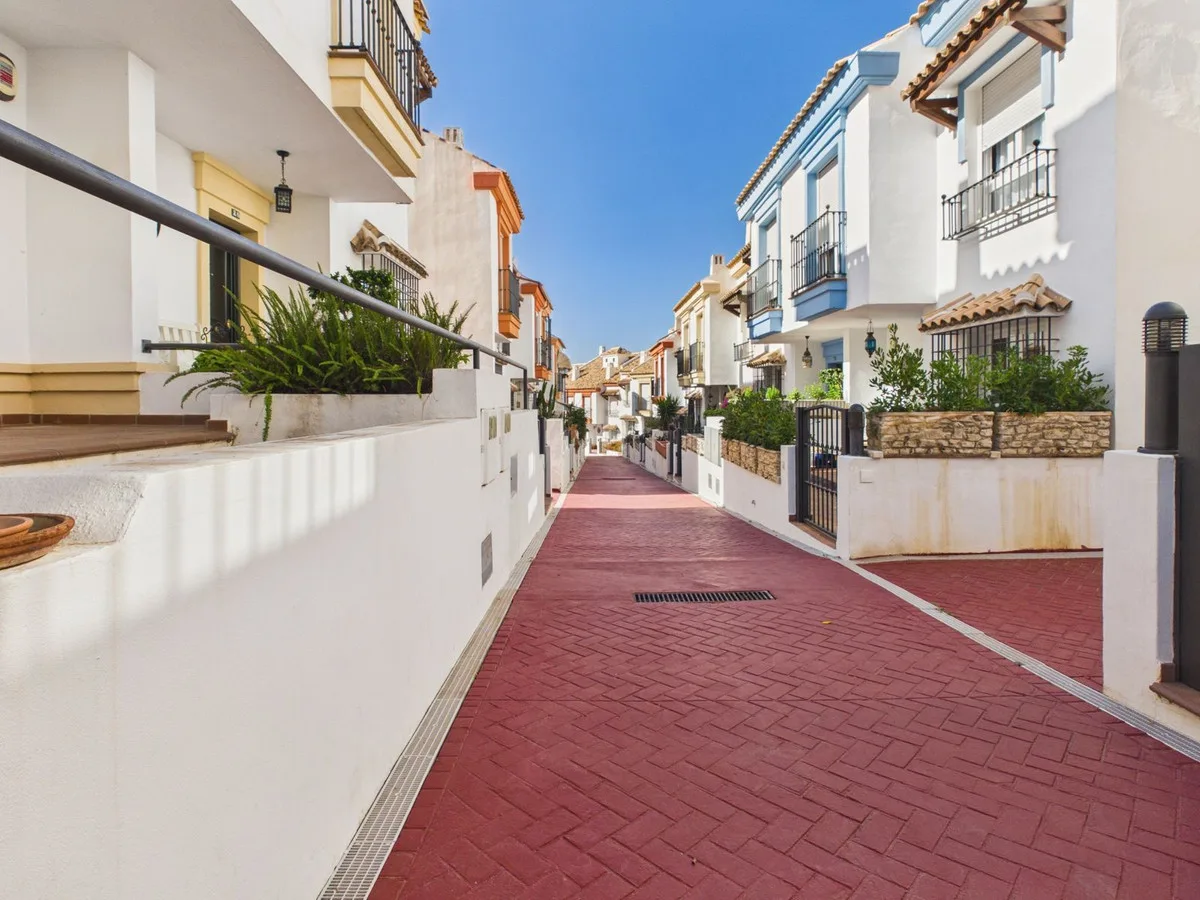 Valdeolletas, Marbella – Fire plan med sjøutsikt og oppgraderingspotensial – bilde 15