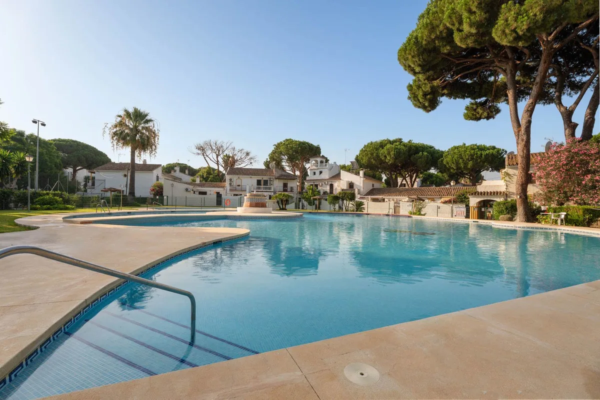 Parque Elviria – Rekkehus i rolige, grønne omgivelser – bilde 6