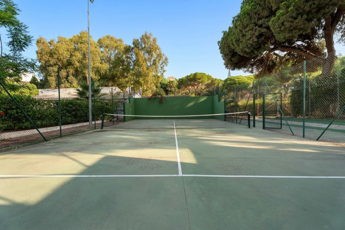 Parque Elviria – Rekkehus i rolige, grønne omgivelser – bilde 8