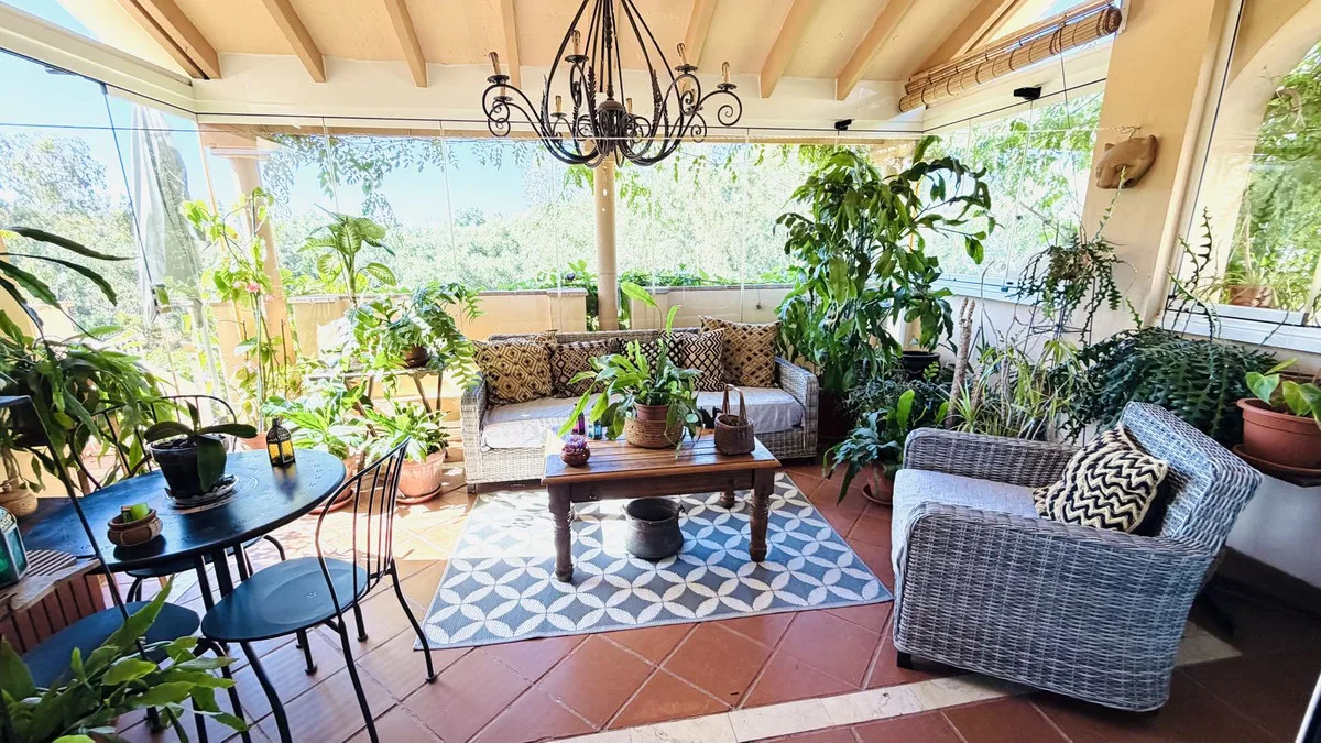 Santa María Village, Elviria – Hageleilighet med helårs vinterhage – bilde 5