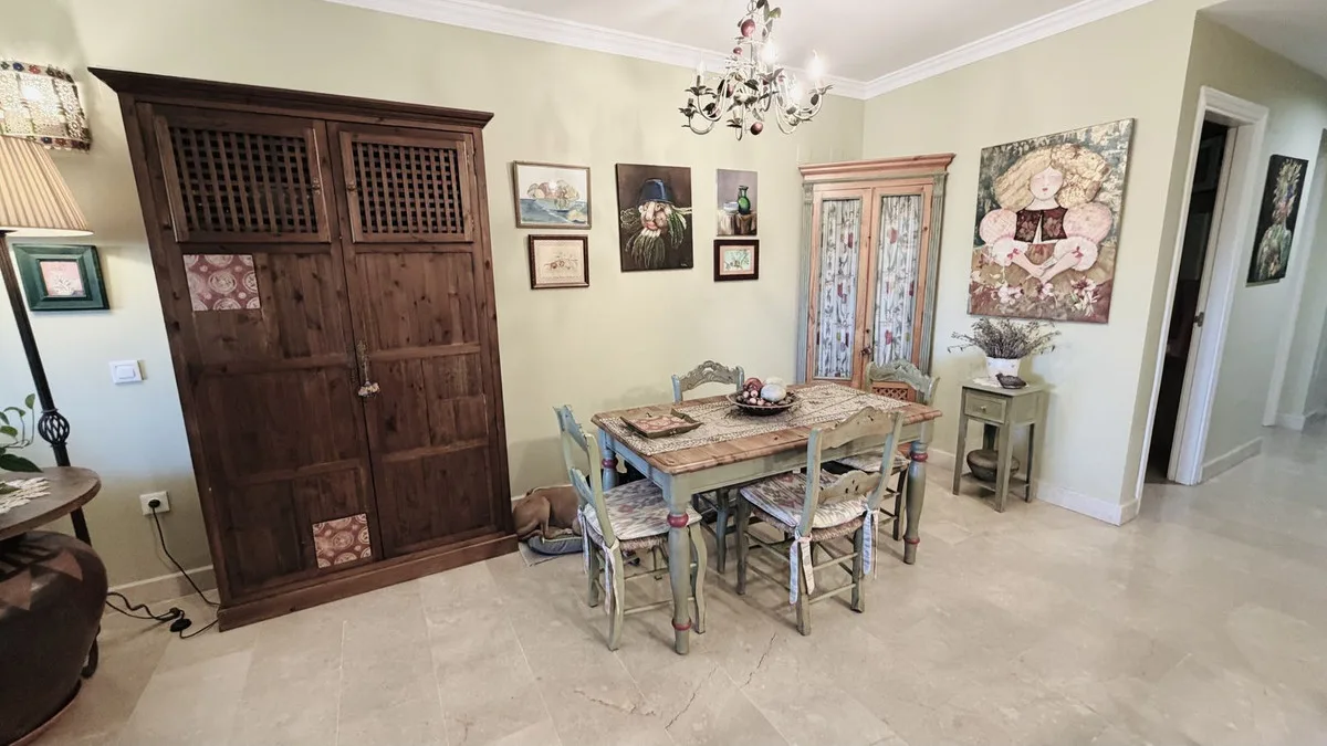 Santa María Village, Elviria – Hageleilighet med helårs vinterhage – bilde 9